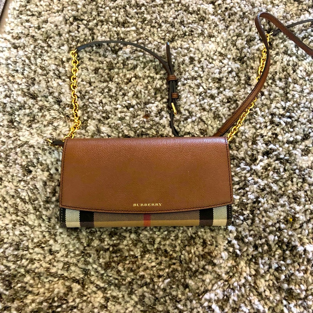 Authentic Burberry wallet satchel with removable chain